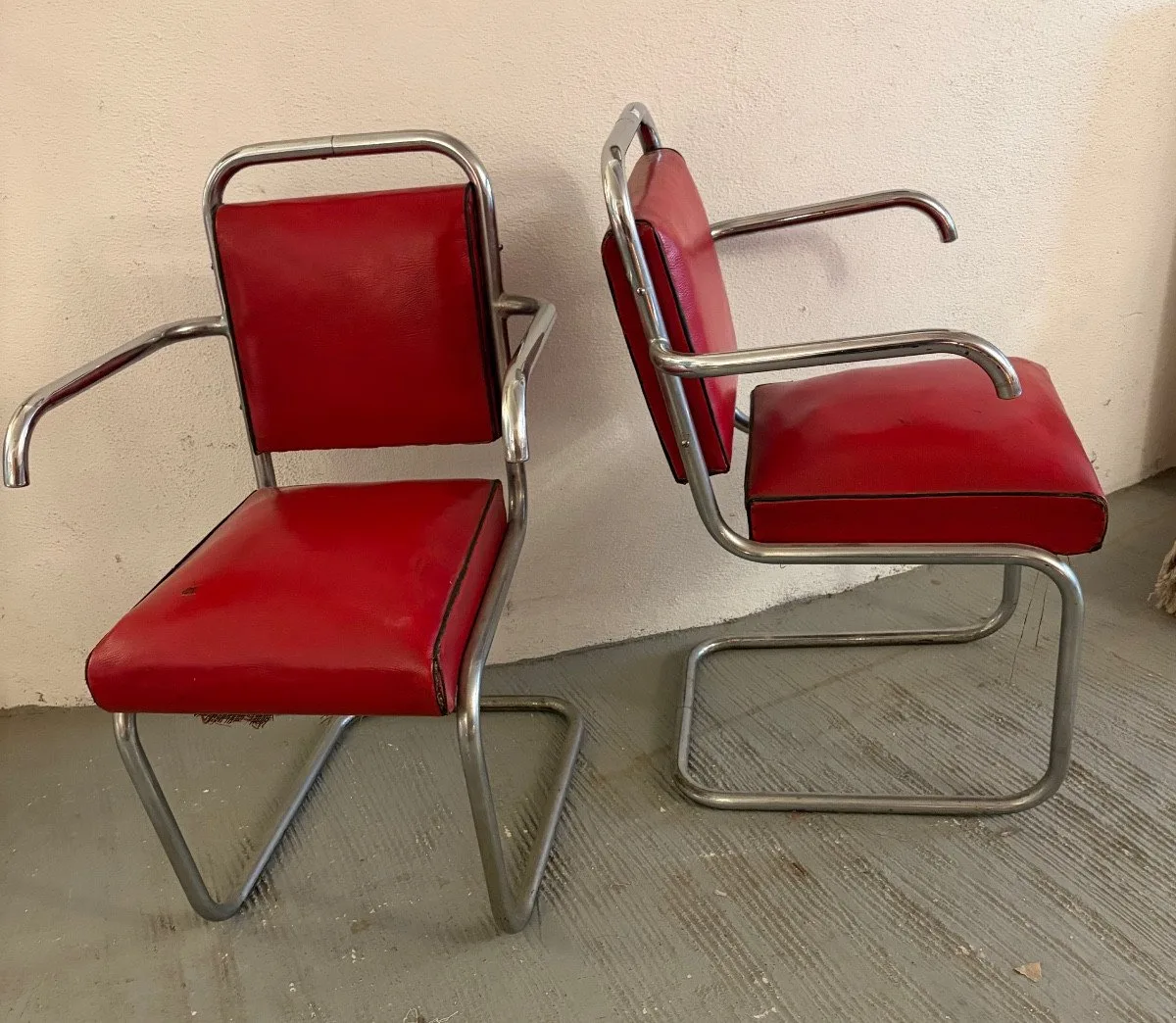 2 fauteuils de coiffeur — Inconnu